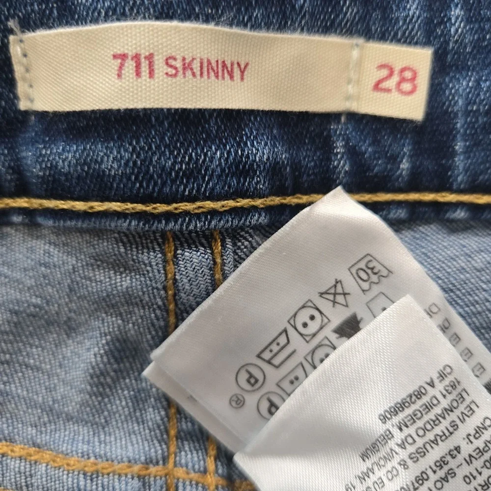 Levis 711 Women Skinny Jeans Size 28 Embroidered Ankle Frayed
